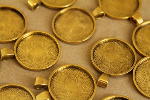 4 pc. Round Antique Gold Pendant Bezel Setting, 25mm diameter | FI-084