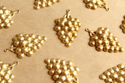 5 pc. Large Raw Brass Grapes Charms: 33mm by 21mm - made in USA | RB-1166