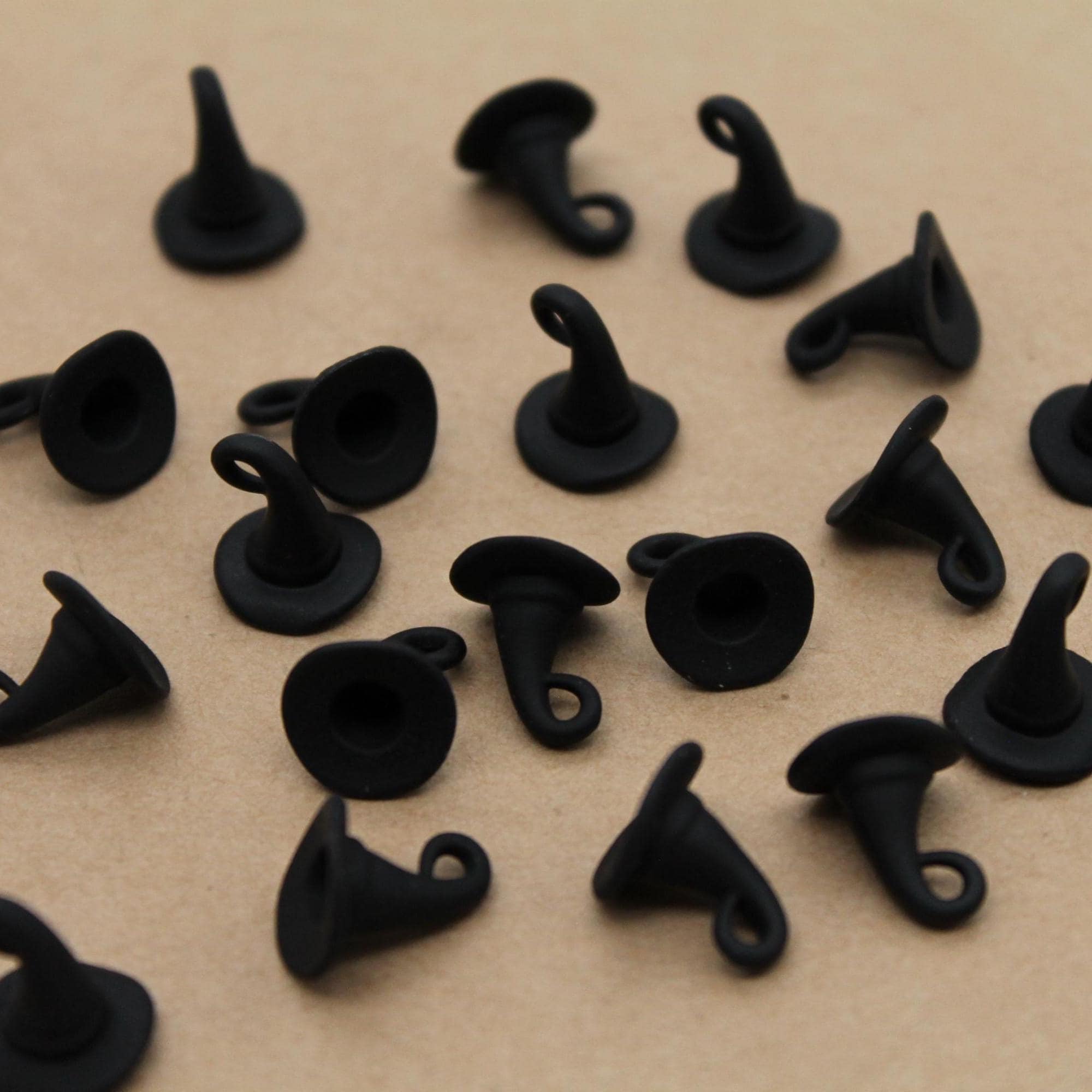 10 pc. Black 3D Witch Hat Charms, 12mm x 10.5 mm | MIS-148