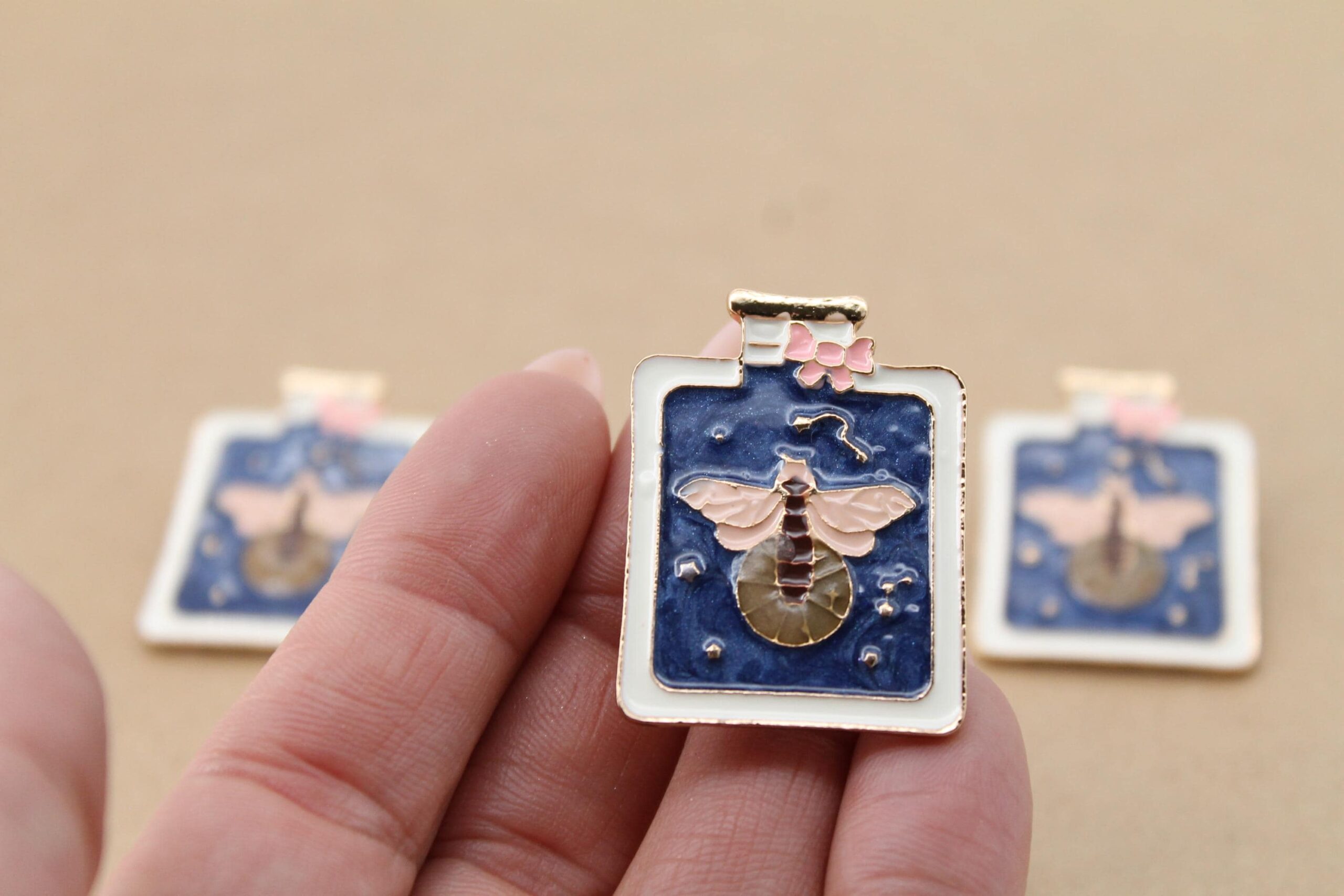 1 pc. Firefly in a Bottle, Glow-in-the-dark Enamel Pin Brooch, 35mm x 26mm | MIS-303**