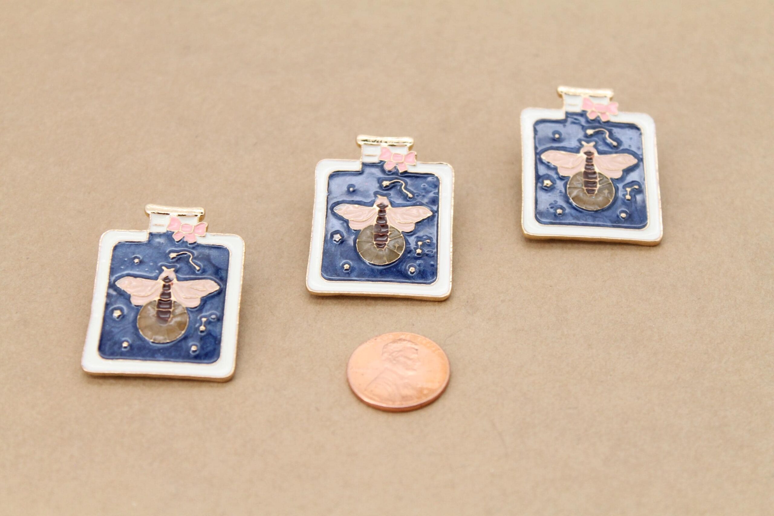 1 pc. Firefly in a Bottle, Glow-in-the-dark Enamel Pin Brooch, 35mm x 26mm | MIS-303**
