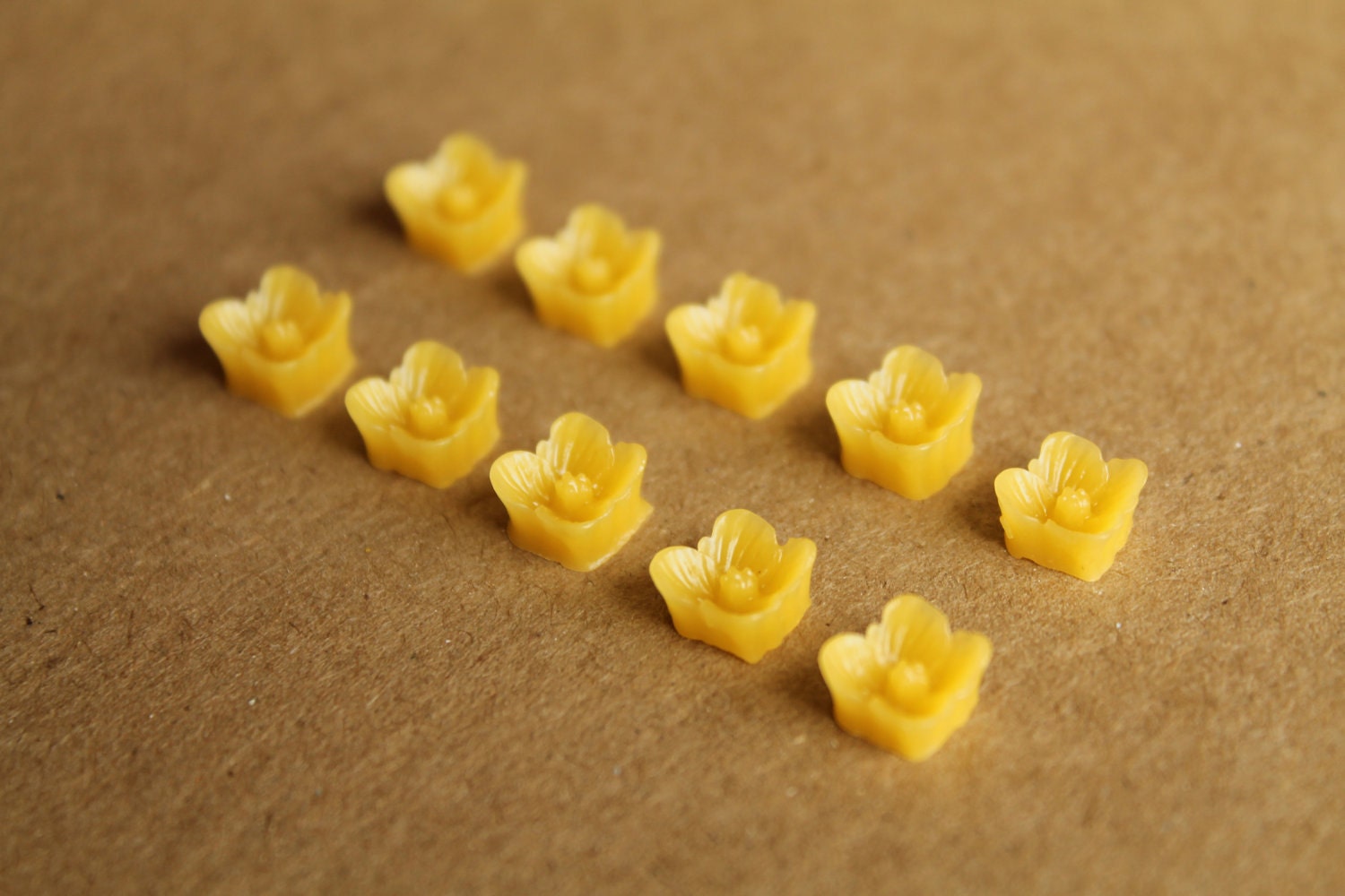 CLOSEOUT - 10 pc Yellow Sakura Blossom Cabochon 7mm | RES-096