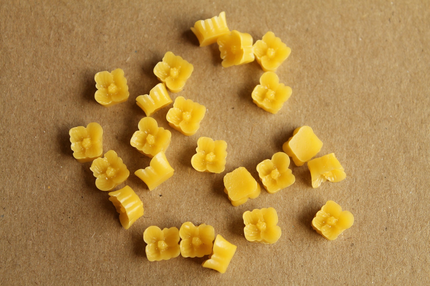 CLOSEOUT - 10 pc Yellow Sakura Blossom Cabochon 7mm | RES-096