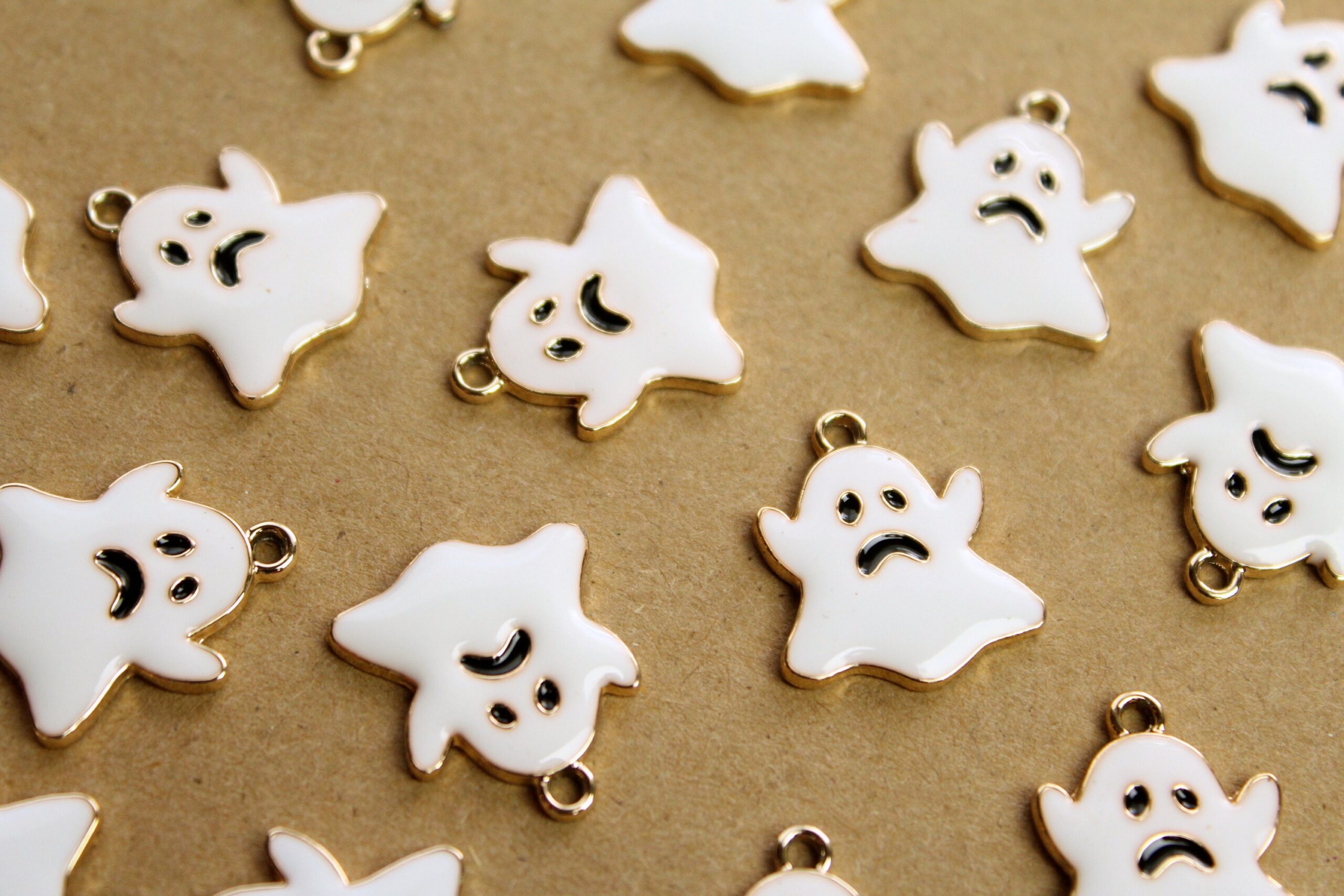 6 pc. Halloween Ghost Charms, 20.5mm x 18mm White Ghost, Spooky Ghost, Halloween Costume, Sheet Phantom Spirit | MIS-154*