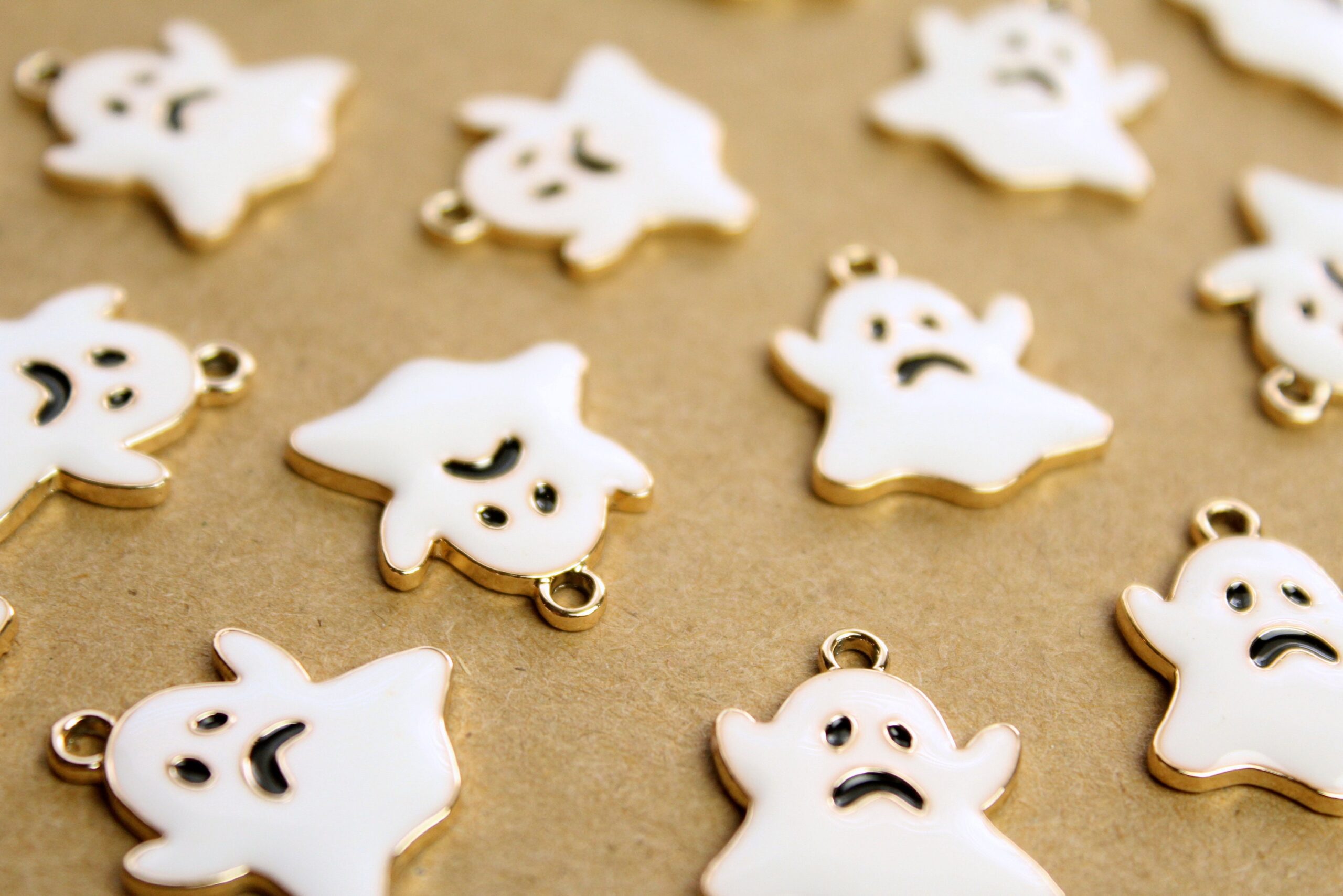6 pc. Halloween Ghost Charms, 20.5mm x 18mm White Ghost, Spooky Ghost, Halloween Costume, Sheet Phantom Spirit | MIS-154*