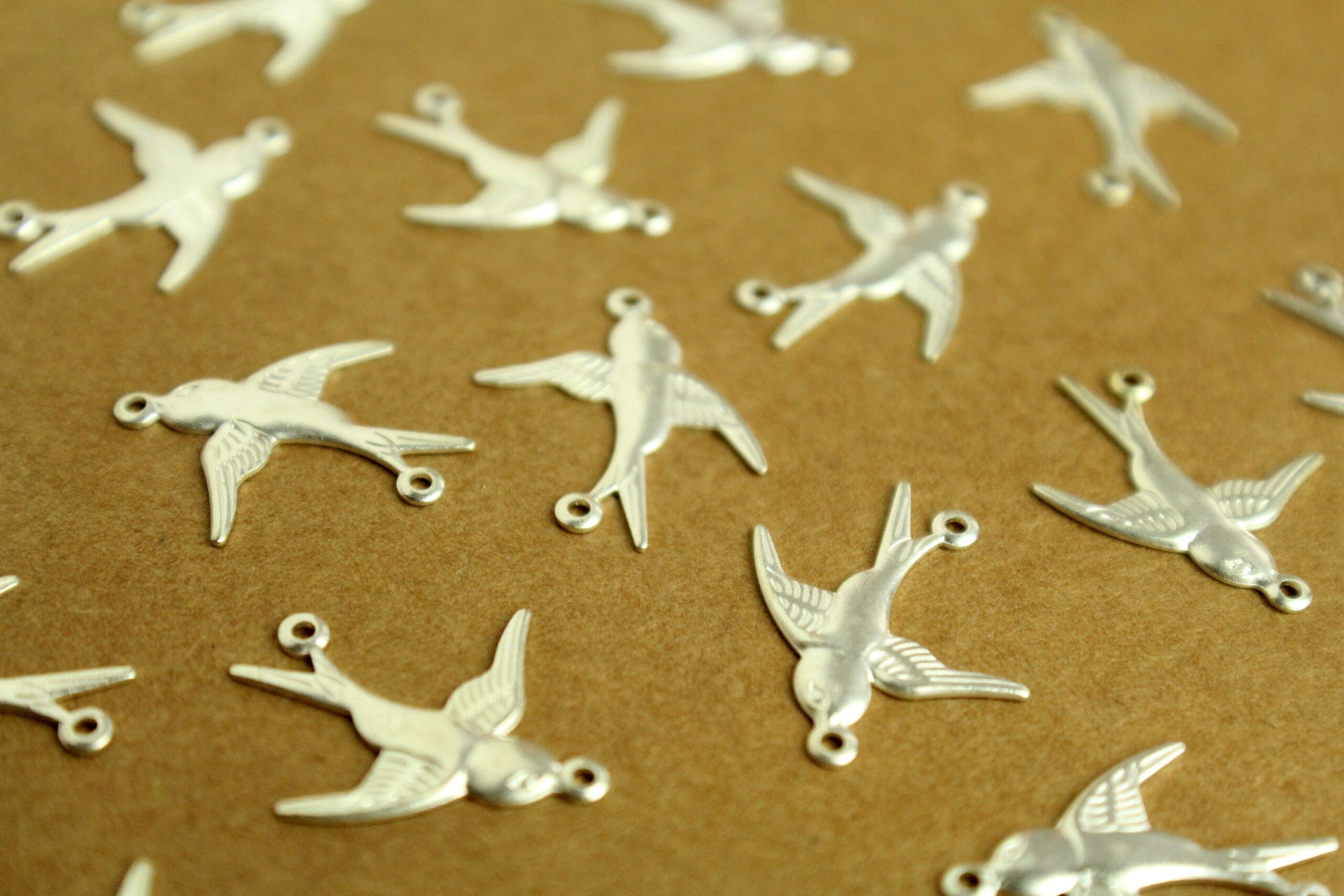 6 pc. Silver Plated Brass 2 Loop Bird Connector Facing Right Sparrow Swallow Songbird Flying West Spring Summer Birds Flight Nature | SI-393