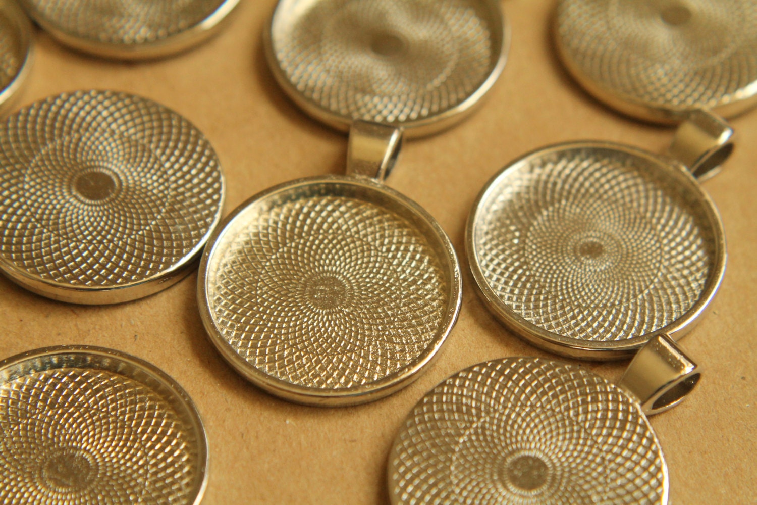4 pc. Round Silver Pendant Bezel Setting, 25mm diameter | FI-060