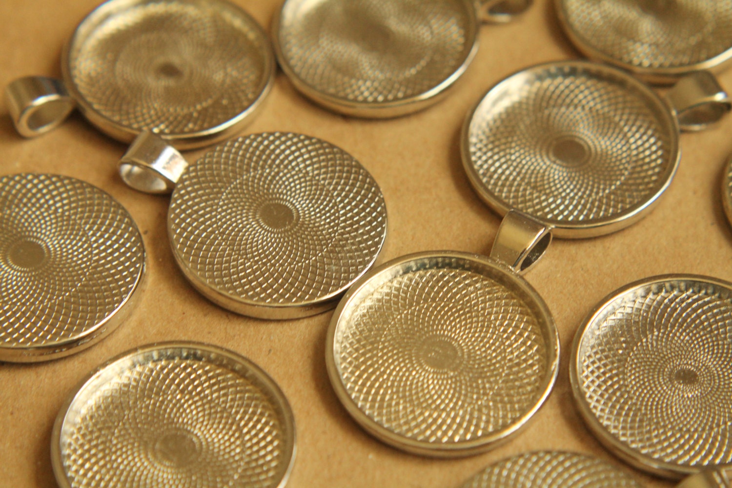 4 pc. Round Silver Pendant Bezel Setting, 25mm diameter | FI-060