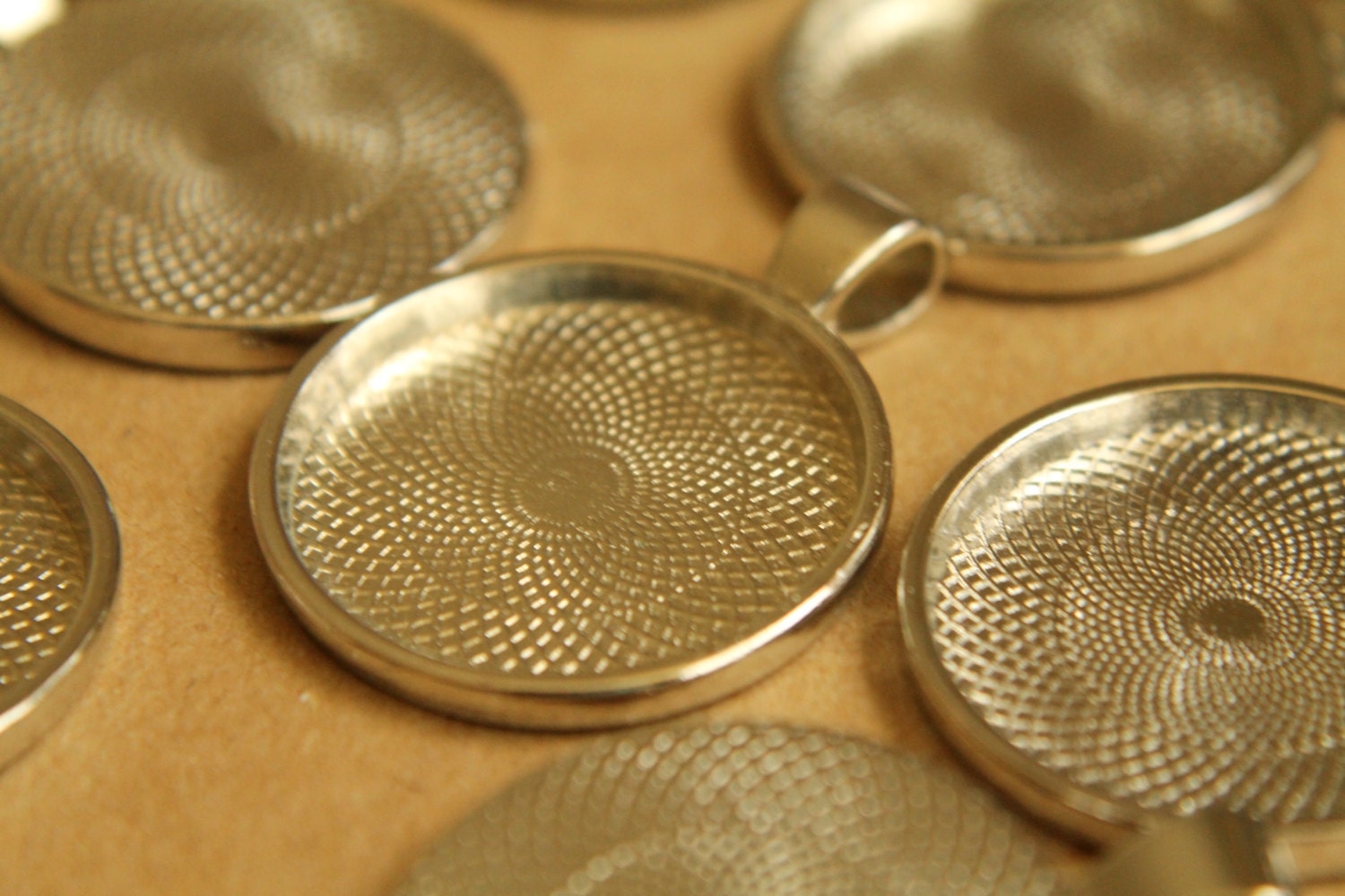 4 pc. Round Silver Pendant Bezel Setting, 25mm diameter | FI-060