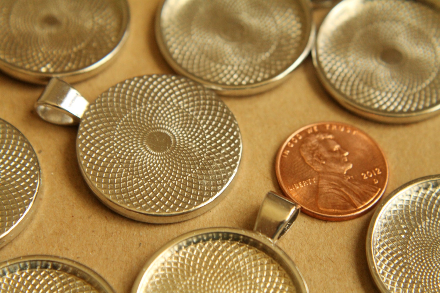 4 pc. Round Silver Pendant Bezel Setting, 25mm diameter | FI-060