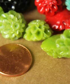 8 pc. Medium Glossy Tall Chrysanthemum Beads 15mm | RES-417
