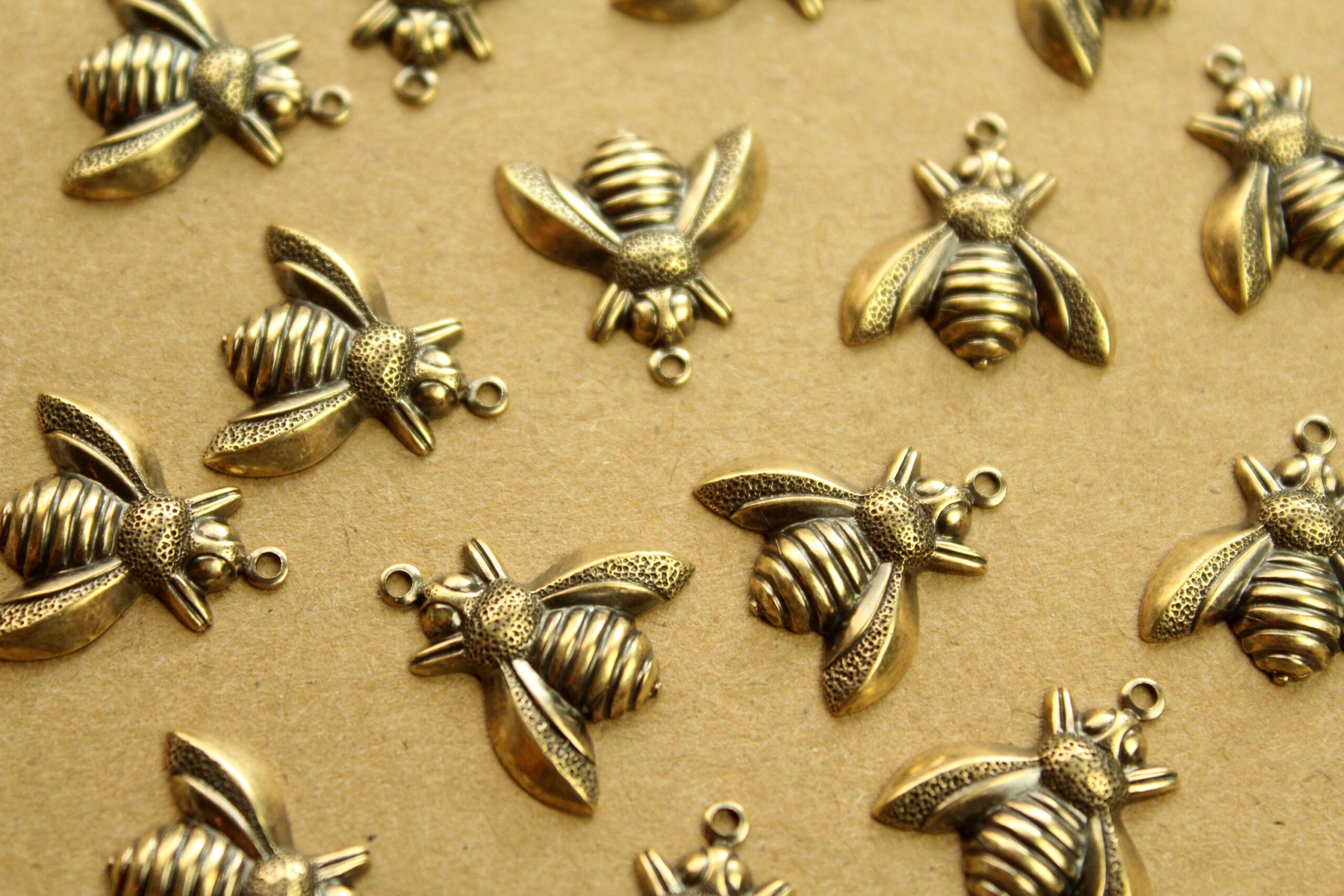 5 pc. Large Antique Brass Plated Bee Charms: 17mm by 17.5mm - made in USA | AB-296