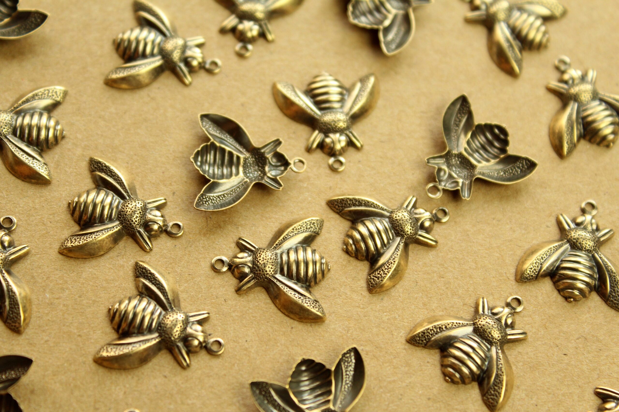 5 pc. Large Antique Brass Plated Bee Charms: 17mm by 17.5mm - made in USA | AB-296