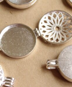 1 pc. Silver Starburst Locket 44mm x 33mm | LOC-058