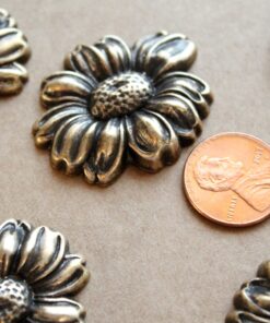 1 pc. Large Antique Brass Plated Daisy: 37mm by 31mm - made in USA Flower Flowers Daisies Fleur Floral Stamping Bouquet Spring | AB-080
