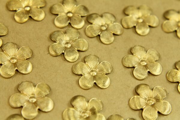 6 pc. Raw Brass Retro Flowers: 18mm diameter - made in USA | RB-392
